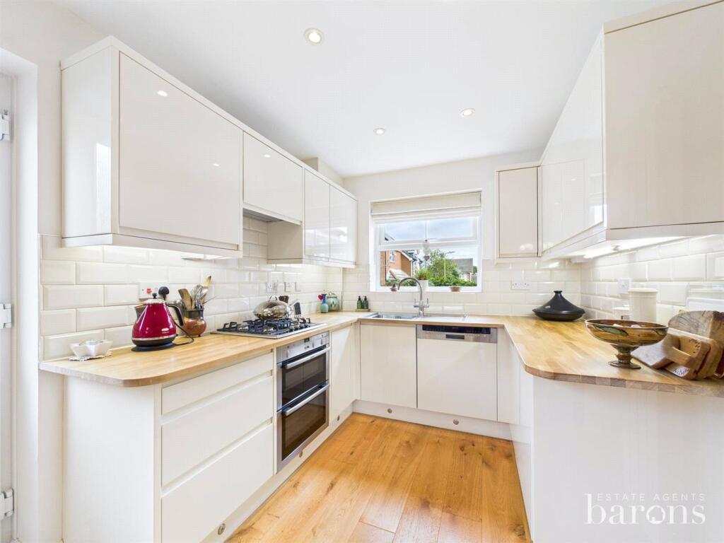House in Basingstoke and Deane, Basingstoke - View 2