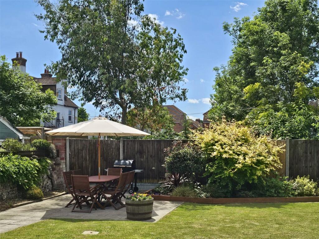 House in Canterbury, Petham - More