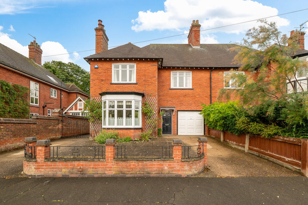 4-bed semi-detached on Curle Avenue, Lincoln, £530,000