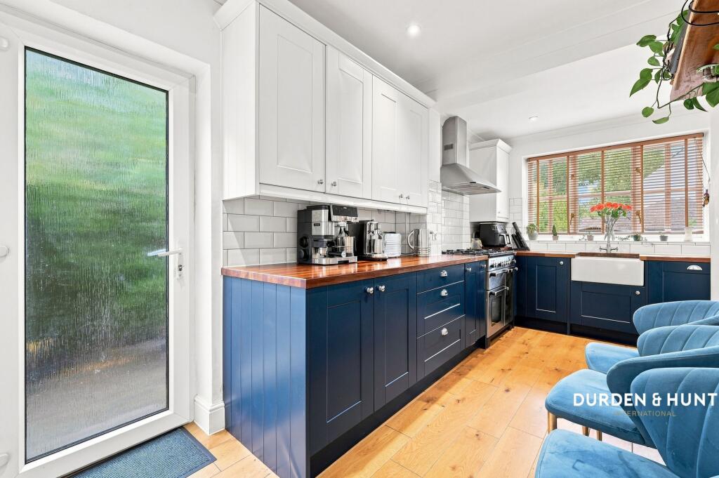 House in London, Gidea Park - More