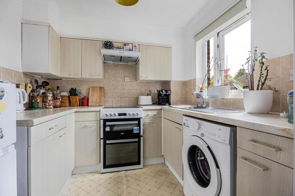 Apartment in Reading - View 2