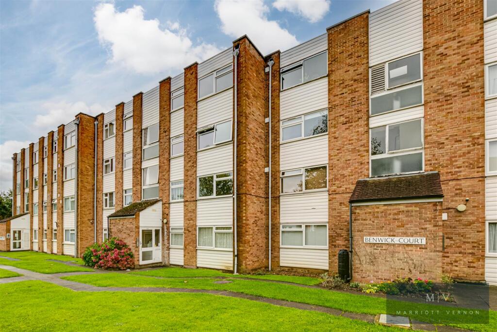 Main image of property: Croydon Road, London