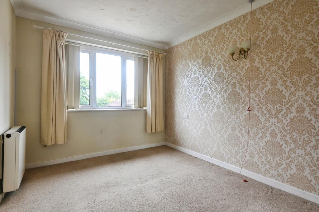Apartment in Sutton Coldfield, Maney - View 5