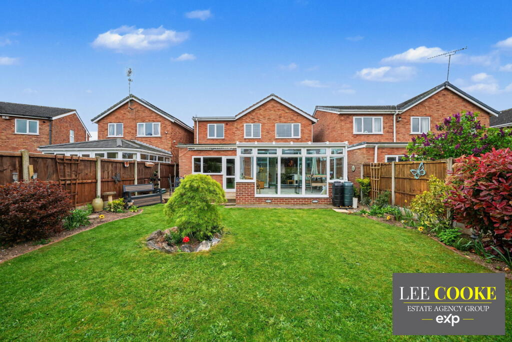 4-bed detached on Micklewood Close, Penkridge, Stafford, ST19 5JE, £375,000