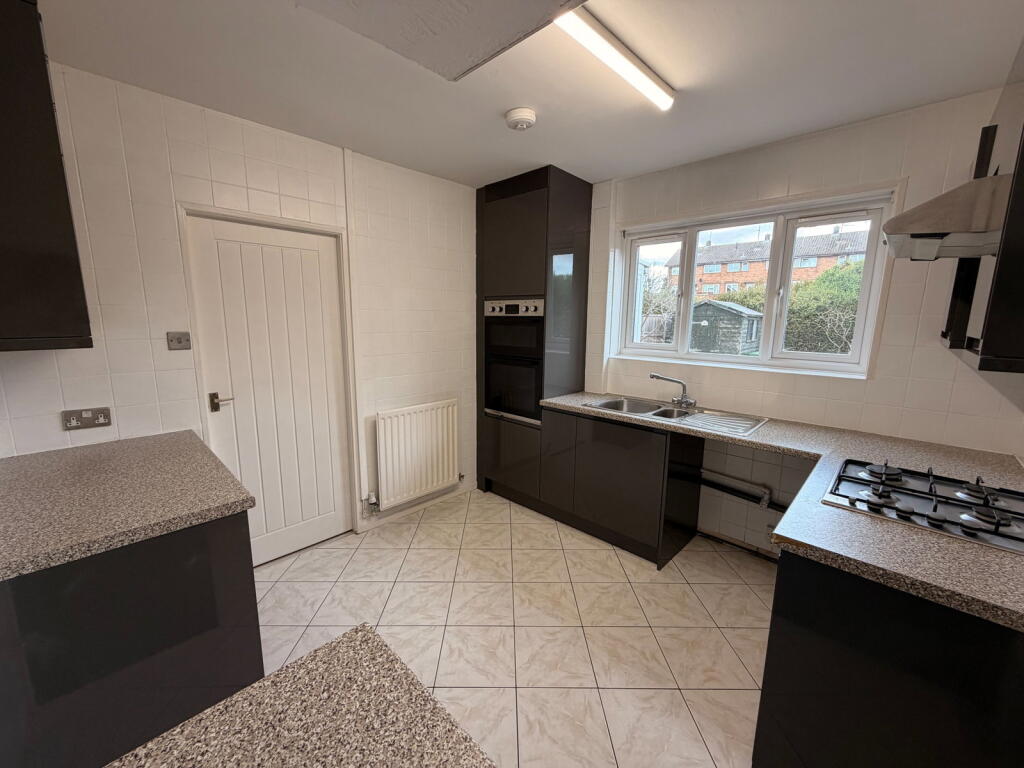 House in Northampton, North Northamptonshire - View 2