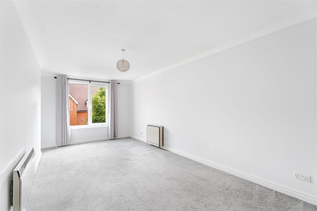 Apartment in Stevenage - More
