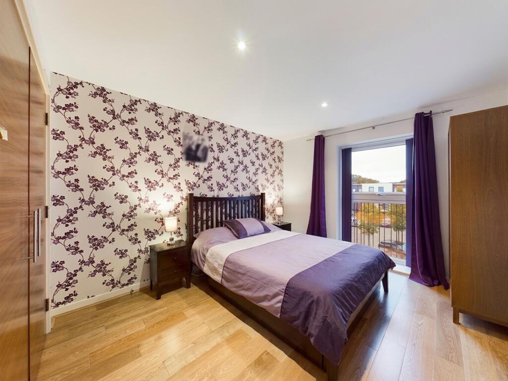 Apartment in Harrow - View 4