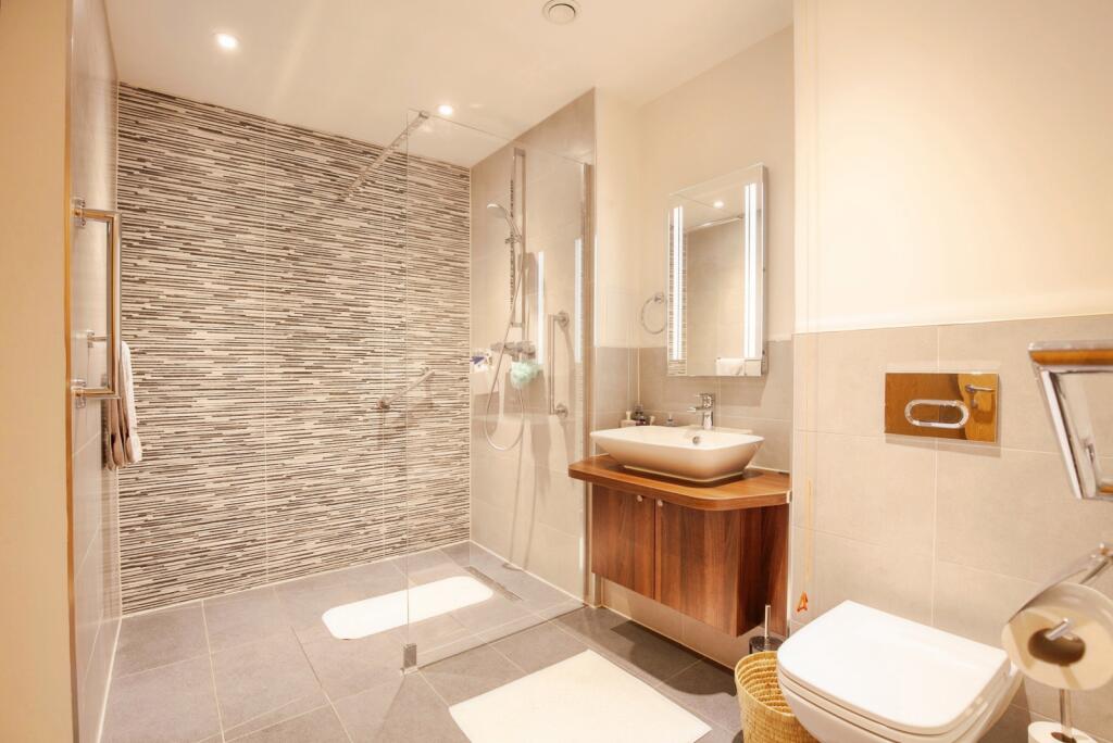 Hurst Place (A), Haywards Heath photo 4