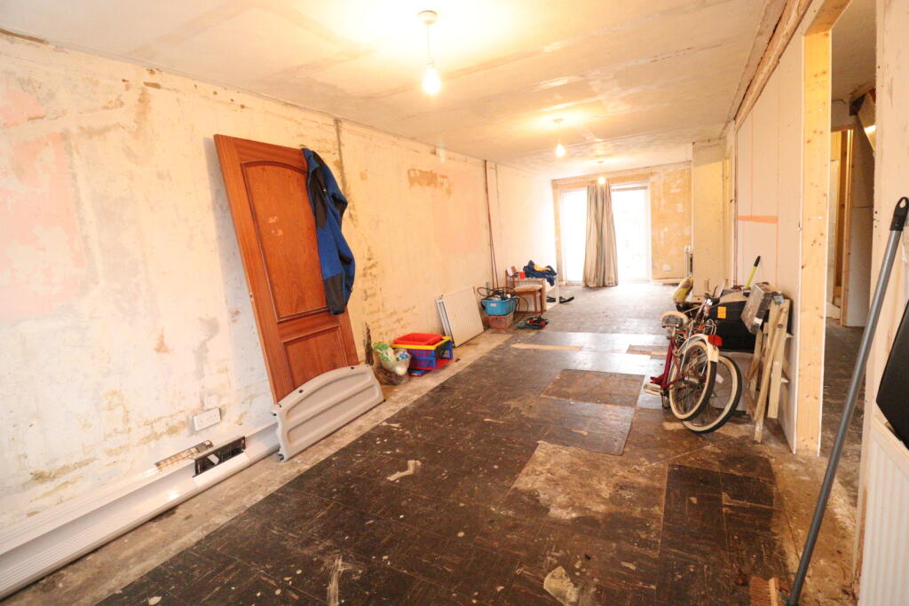 Dengayne, Basildon, Essex, SS14 photo 4