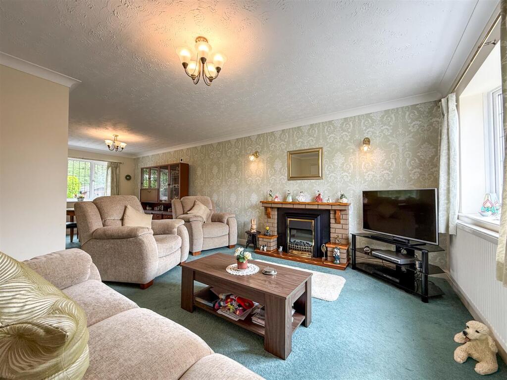 House in Congleton, West Heath - View 4