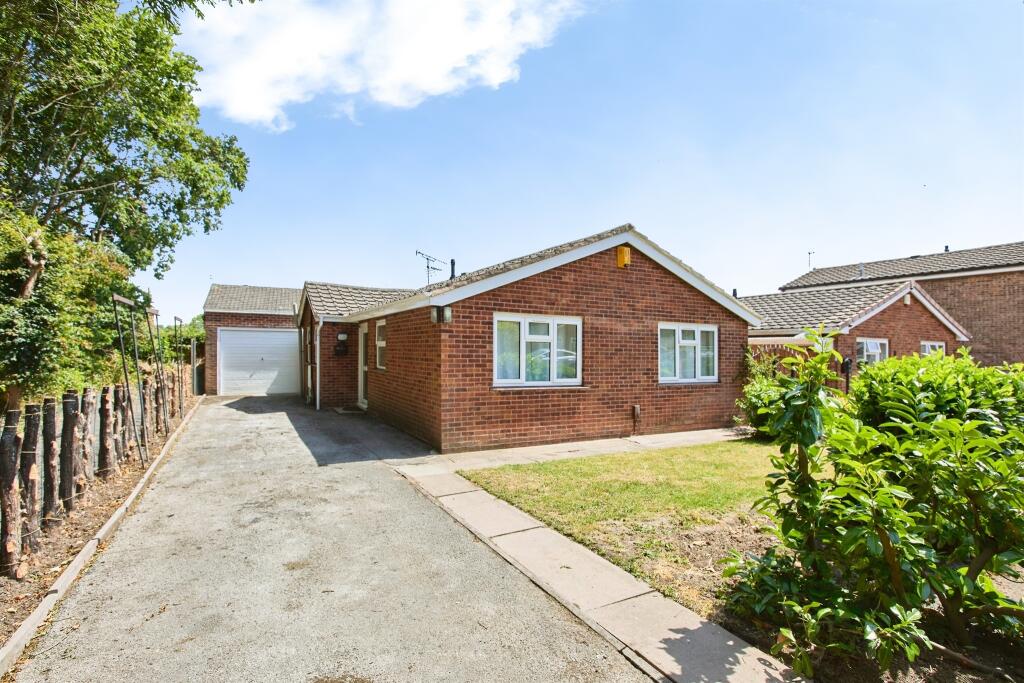 3-bed detached on Whitehouse Close, Shelton Lock, Derby, £255,000