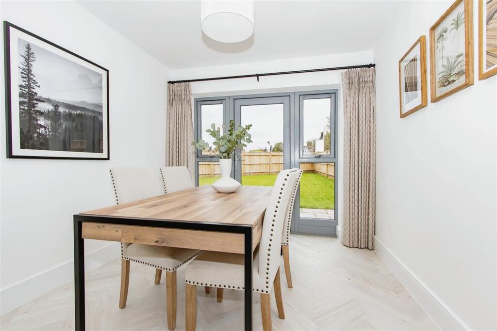 Brockhills Lane, New Milton photo 5