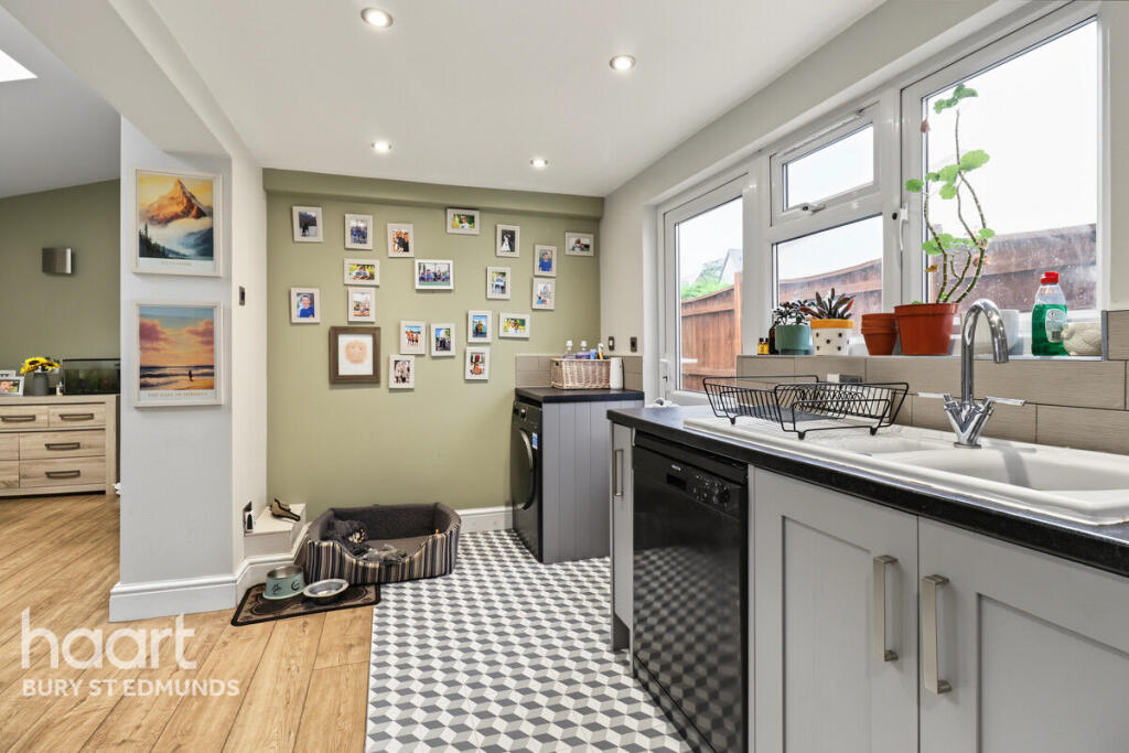 House in Mid Suffolk, Combs Ford, Stowmarket - More
