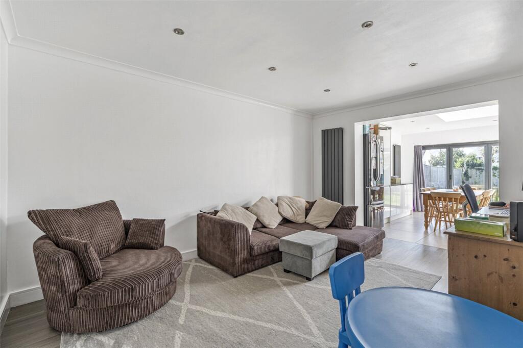Wayside Avenue, Worthing, West Sussex, BN13 photo 4