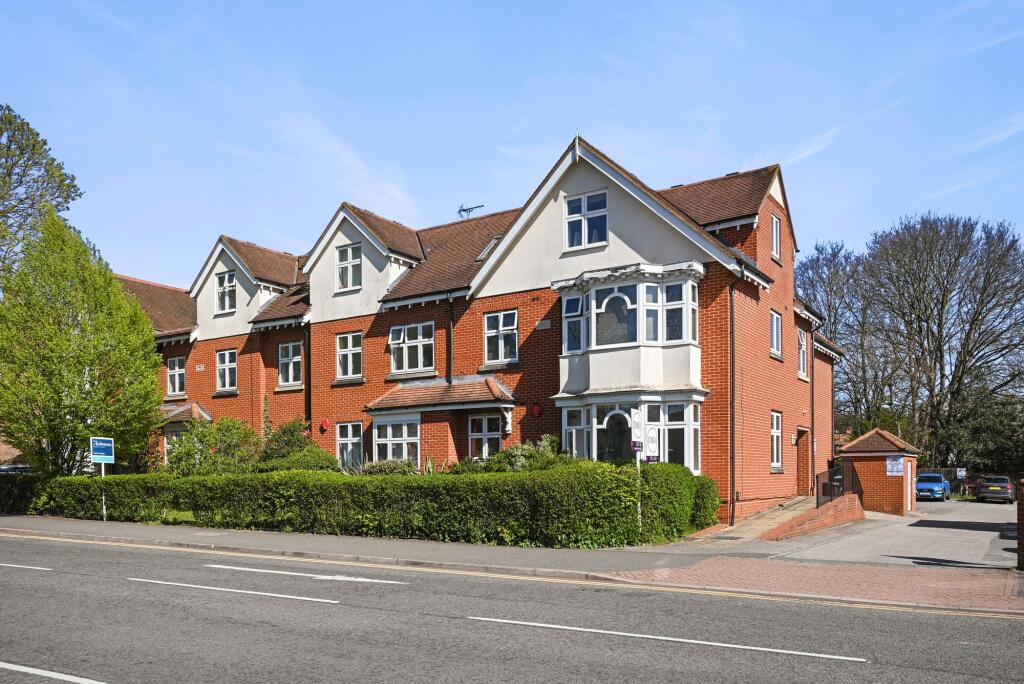 Main image of property: The Avenue, Watford, WD17