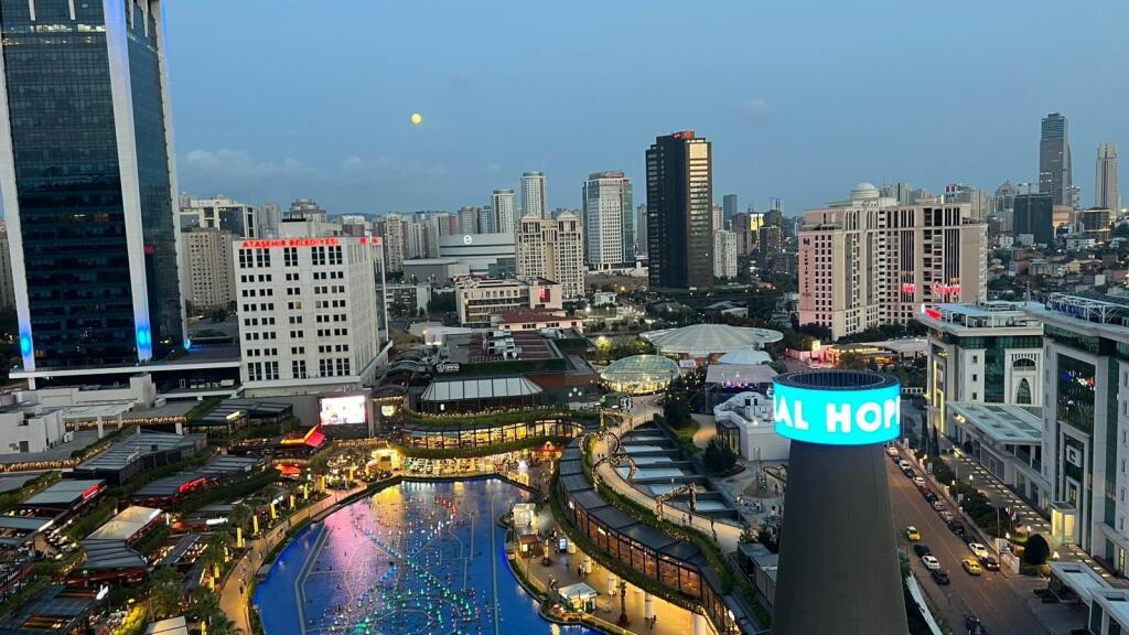 Main image of property: Istanbul, Serifali, Atasehir