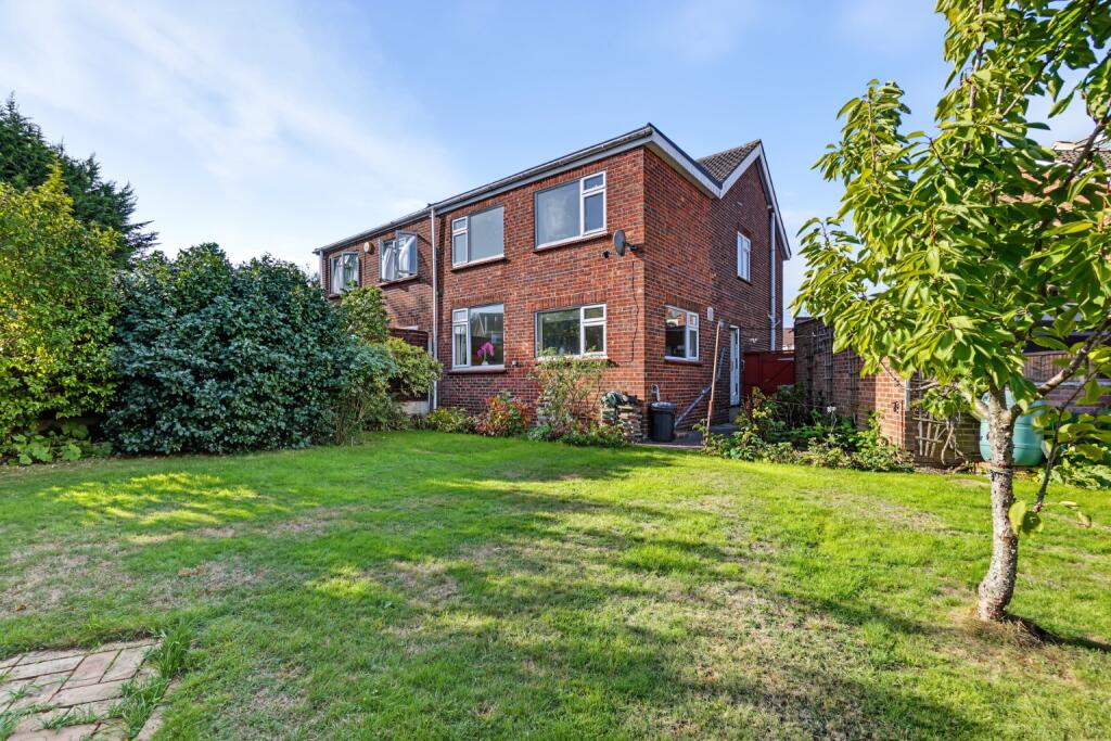 House in Gillingham, Medway - View 2