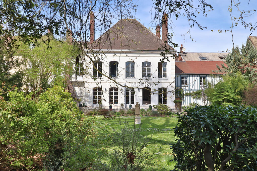Main image of property: Picardy, Oise, Chaumont-en-Vexin