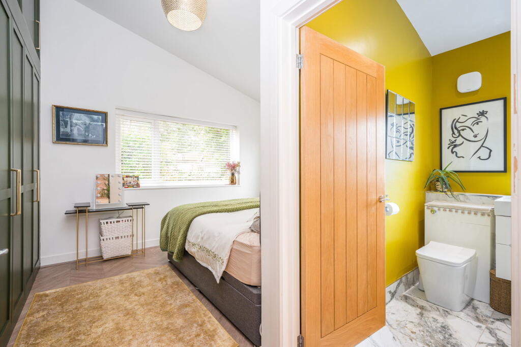 House in Newport - View 5