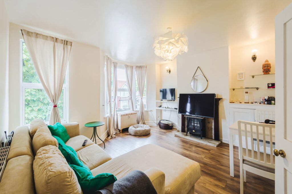 Apartment in Swindon - View 2