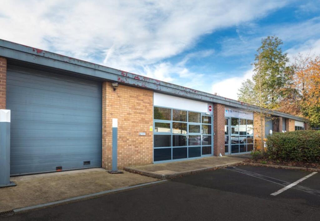 Main image of property: 878 Plymouth Road, Slough, SL1 4LP