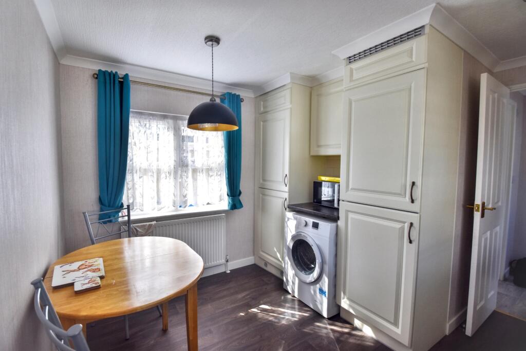 House in East Lindsey, Ingoldmells - More