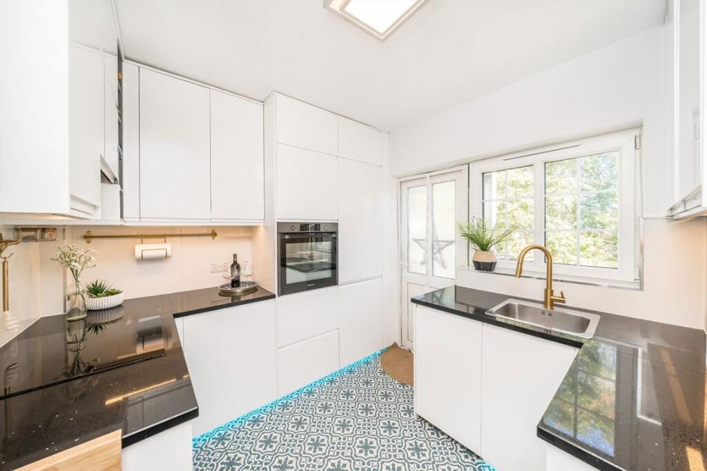 Apartment in Twickenham - View 2