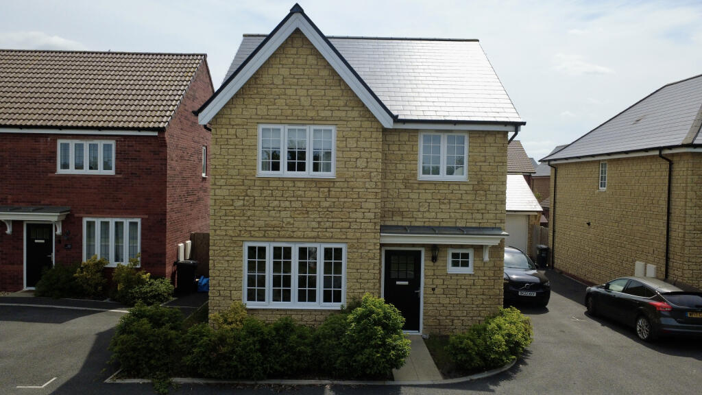 4-bed detached on Carnation Drive, Bridgwater, Somerset, £365,000