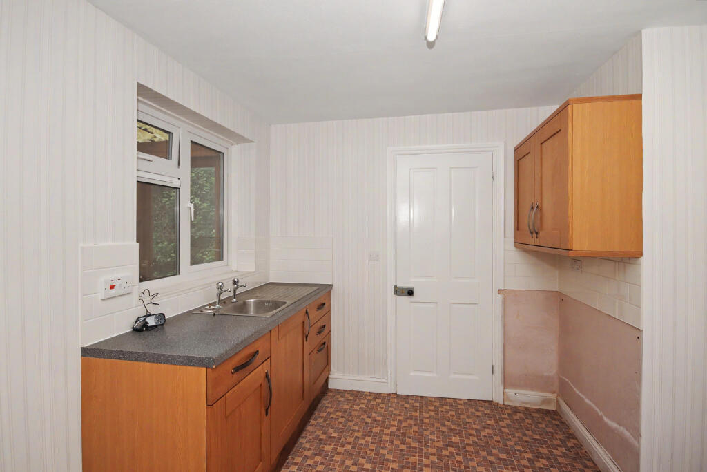 4 Norwich Road, Besthorpe, Attleborough, Norfolk NR17 2LB photo 4