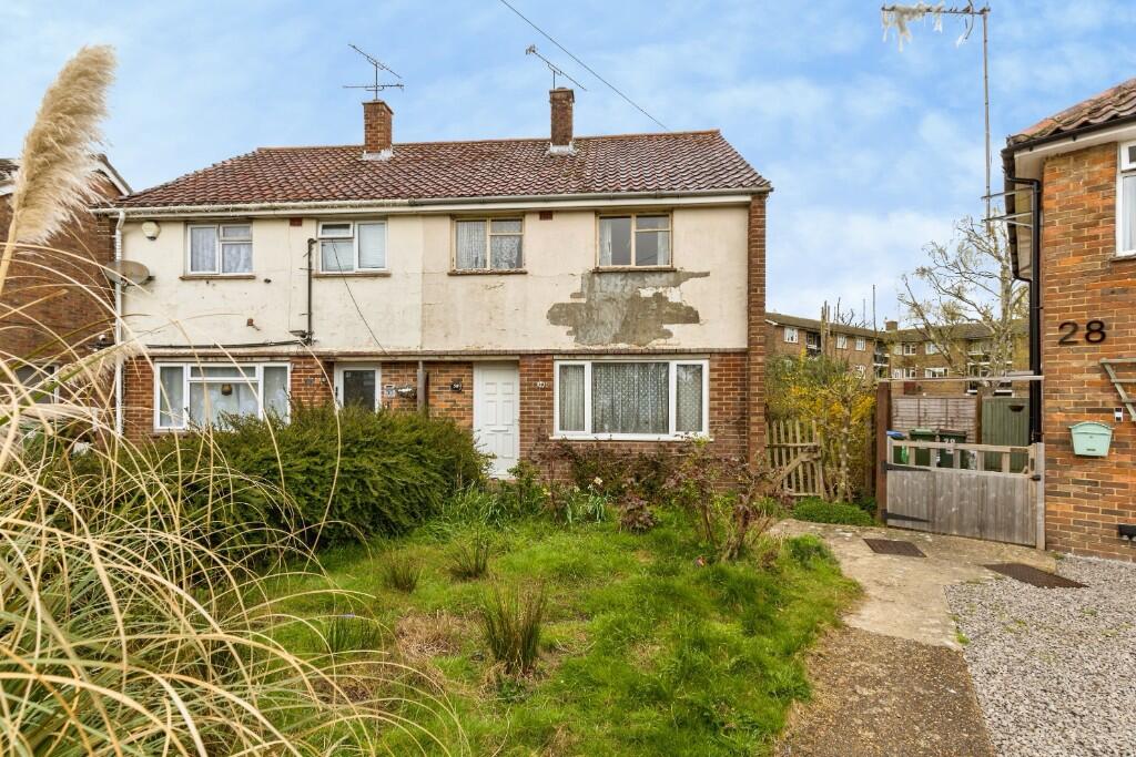 Main image of property: Manor Road, Horsham, West Sussex, RH12