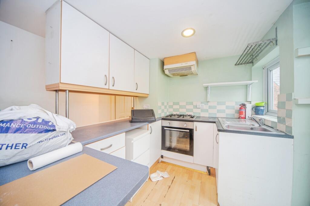 Apartment in Southampton - View 3