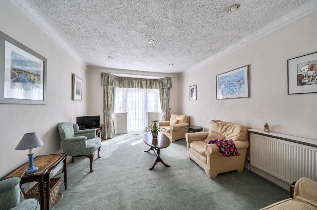 Howberry Road, Edgware, HA8 photo 2