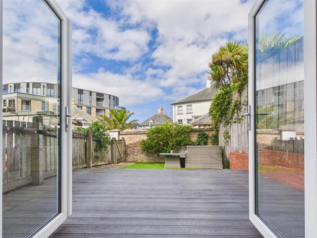 House in Truro - View 5