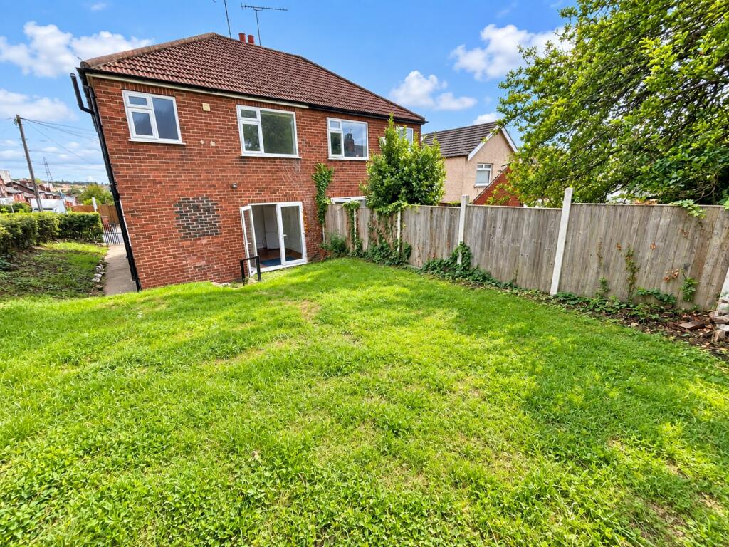 House in Leeds, West Yorkshire - View 2