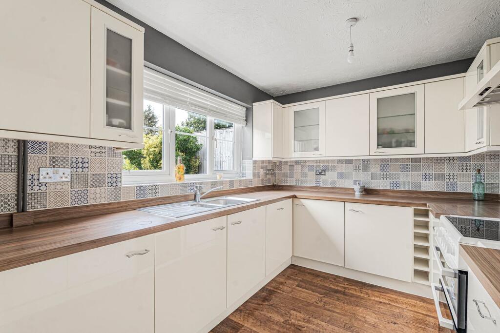 House in Stroud, Chalford - View 3