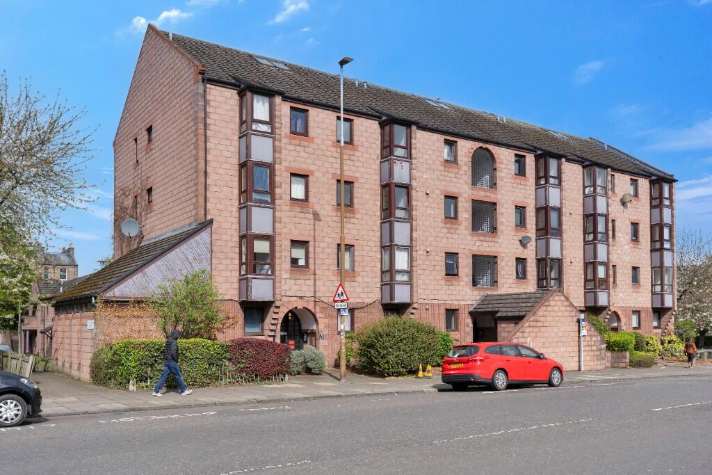 Apartment in Edinburgh, Leith - View 2