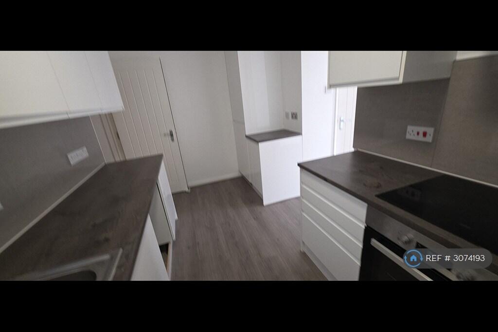 Apartment in Rochester - More