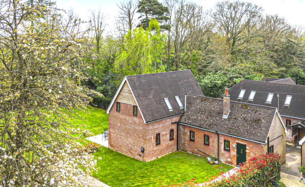 Main image of property: Winn Cottage, Holly Hill Mansion, Sarisbury Green, Southampton, SO31
