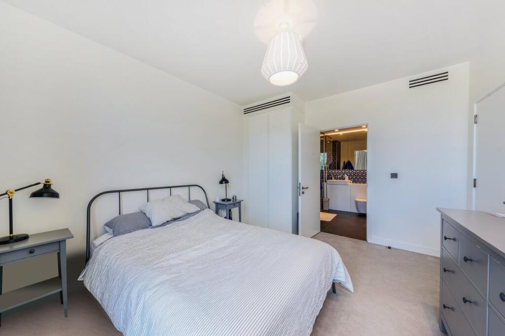 Apartment in London - View 5