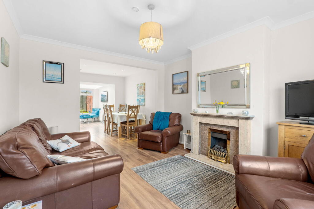 House in Worcester - View 4