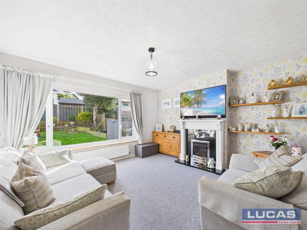 House in Llanfairpwllgwyngyll, Pentre Uchaf, Llanfair Pwllgwyngyll - View 3