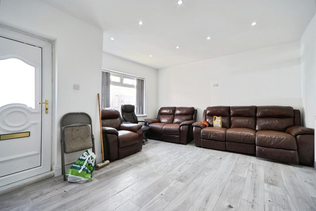 House in Leeds, Harehills Corner, Harehills - View 2