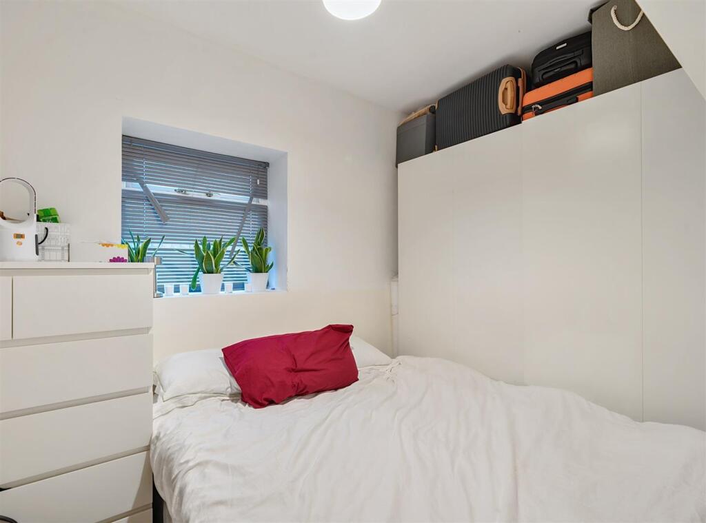 Apartment in London - View 5