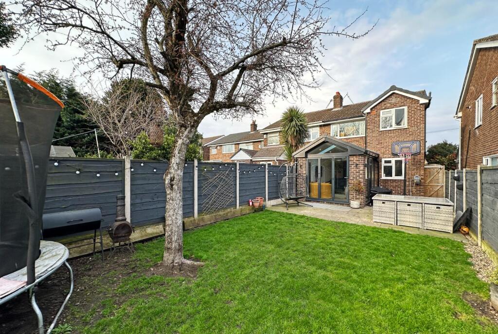 Tottenham Drive, Baguley – pohled 5