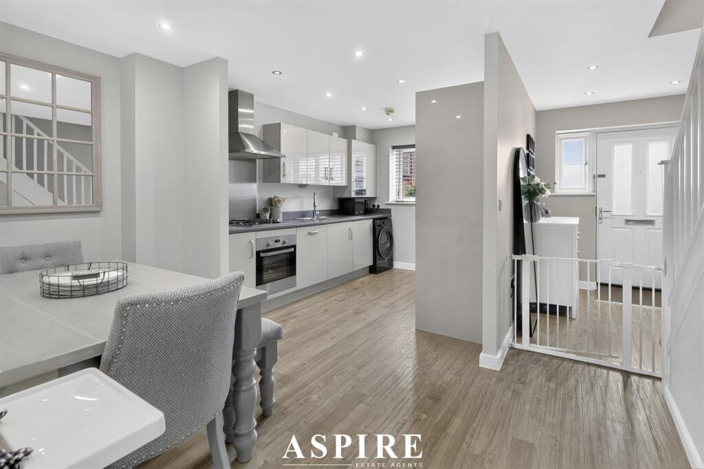 House in Basildon, Essex - View 5