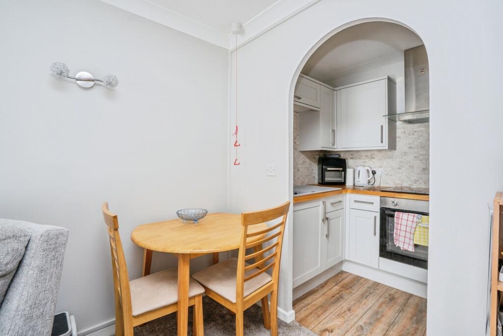 Hulbert Road, Waterlooville, Hampshire, PO7 - More