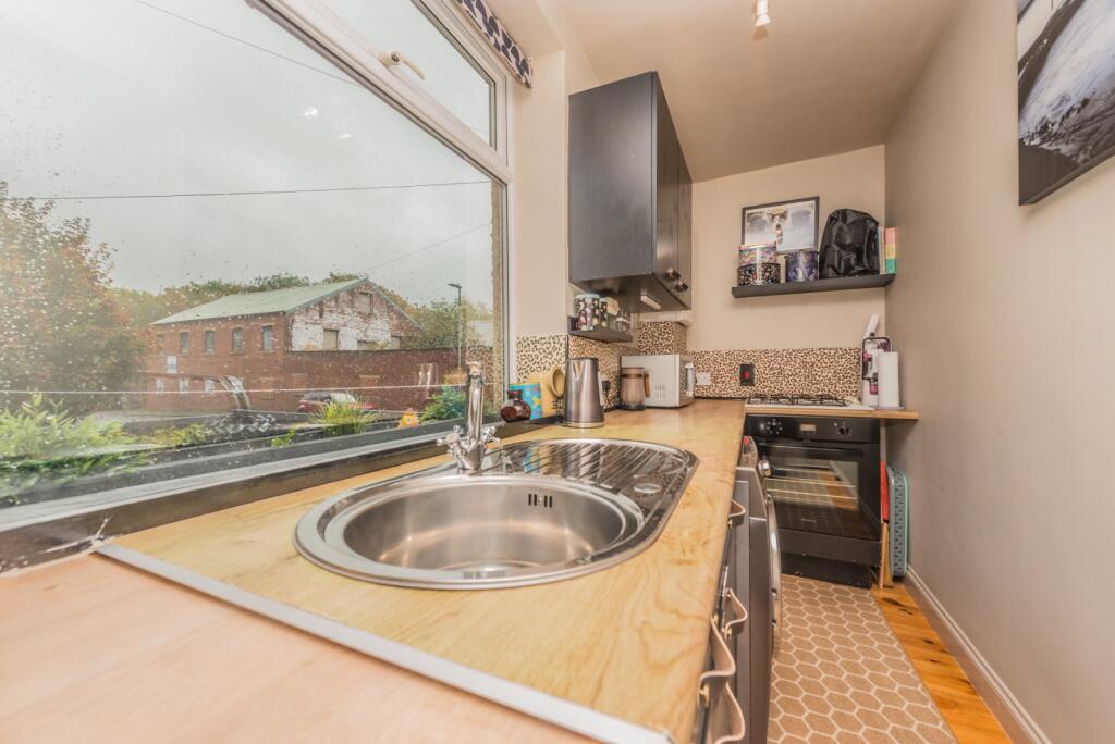 Valley Road, Liversedge, West Yorkshire, WF15 photo 3