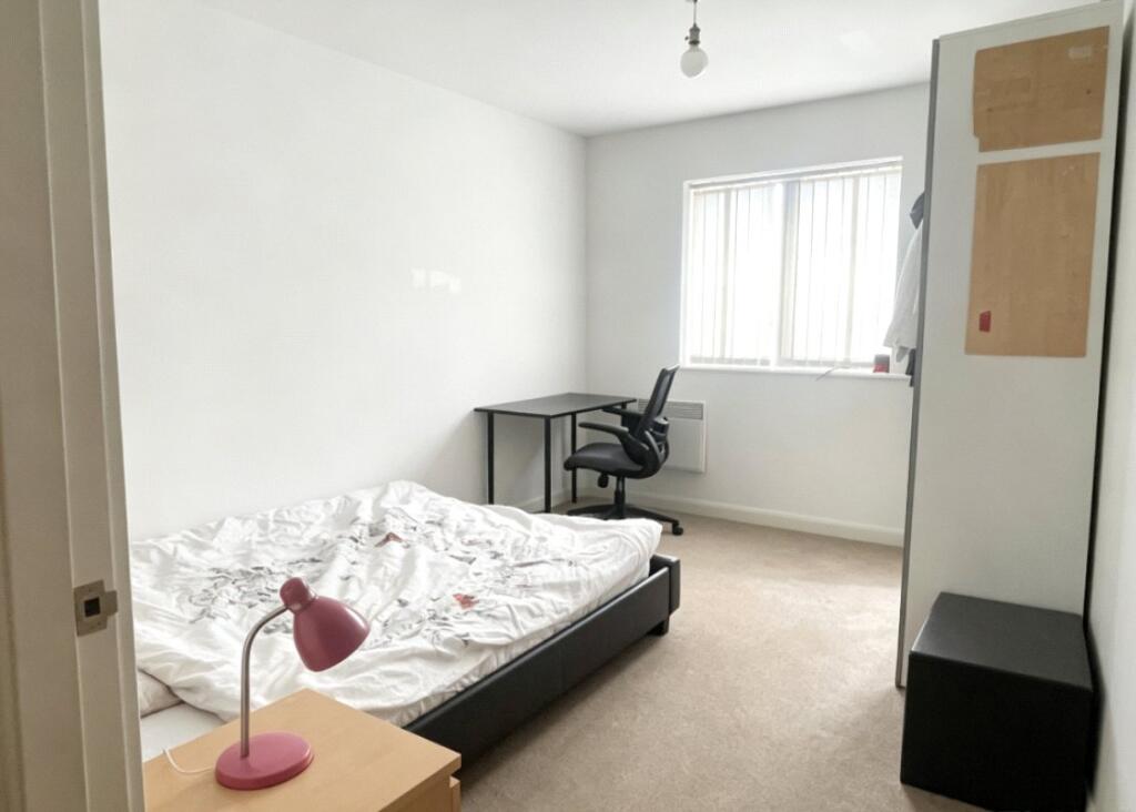 Apartment in London, Somers Town - View 5