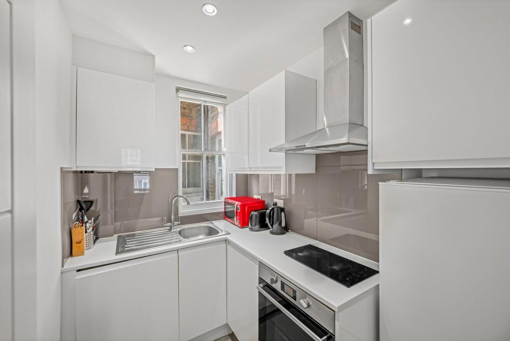 Apartment in London, City of Westminster - View 3