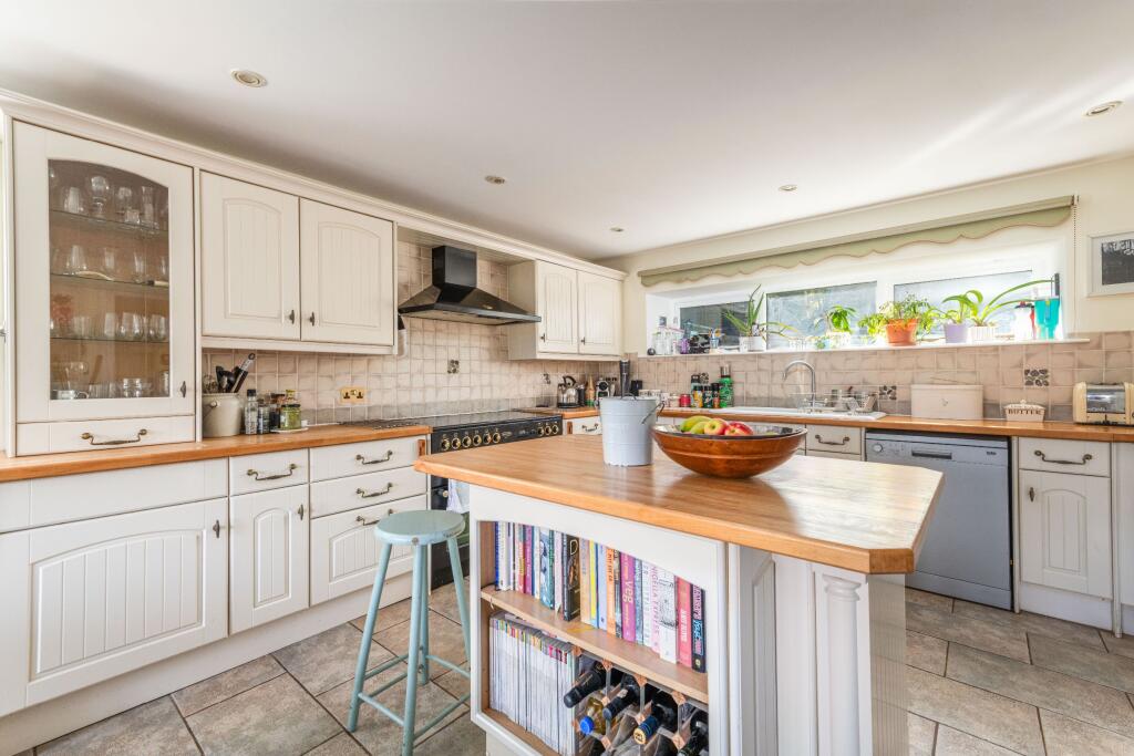 House in Taunton - View 5